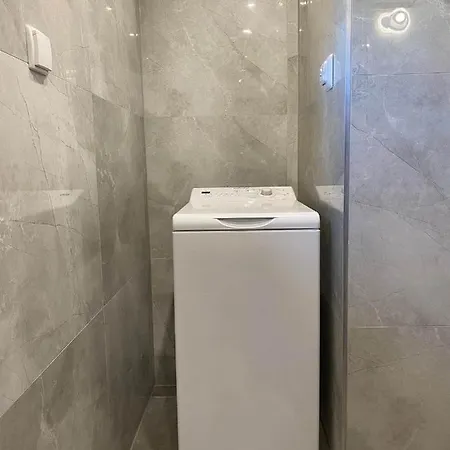 Nyaraló Midom