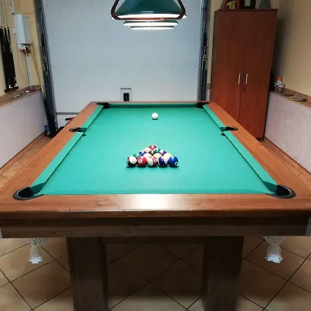 Nyaraló Midom